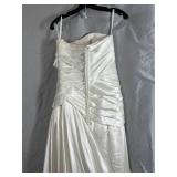 Joli Bridal Wedding Dress - Size 8