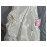 Impressions Designer Wedding Dress - Size 14 - $770 price tag