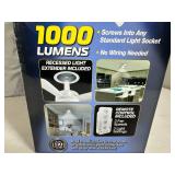 New Socket Fan Light with Remote