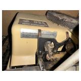024 Semi-Automatic Key Cutting Machine