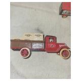 Vintage Models of Yesteryear 1926 Ford Model TT Diecast Trucks Set