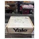 Yale Right-Handed Chrome Passage Lever Door Handle