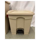 Set of 4 Rubbermaid Commercial Step-On Bins – Mixed Sizes! Rugged, Hands-Free Waste Cans with Soft-Close Lids & Tough Plastic Construction – Ideal for Clinics, Kitchens, or Busy Workspaces!