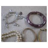 (CNTR) Assorted Fashion Jewelry - N...