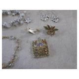 (CNTR) Assorted Fashion Jewelry - N...