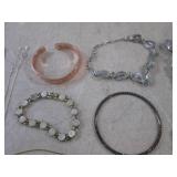 (CNTR) Assorted Fashion Jewelry - N...