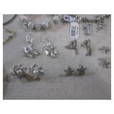 (CNTR) Assorted Fashion Jewelry - N...