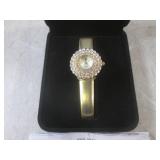 (CNTR) Elizabeth Taylor White Diamo...