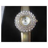 (CNTR) Elizabeth Taylor White Diamo...