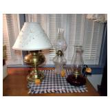 3 Vintage Hurricane oil lamps, Colonial style