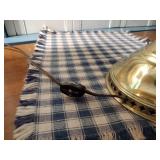 3 Vintage Hurricane oil lamps, Colonial style