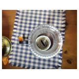 3 Vintage Hurricane oil lamps, Colonial style