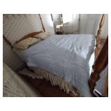 Four-Poster Early American Maple Wood full size bed