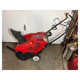 Troy-Bilt 21” clearing Width Squall 2100 electric start snow blower, 4-cycle engine