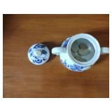 103 pc. Blue Danube Onion China set