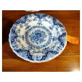 Makkum wall plates two-11 ½” diam, 8” diam., 6 ½” diam., Delft Ginger Jar 11”t, lamp w/ shade