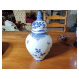 Makkum wall plates two-11 ½” diam, 8” diam., 6 ½” diam., Delft Ginger Jar 11”t, lamp w/ shade