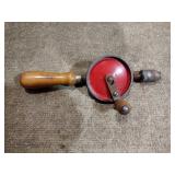 4 antique block planes, 2 hand drills, 2 levels