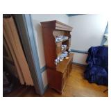 Early American Hutch/Buffet