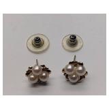 585/14k gold stud earrings with real pearls