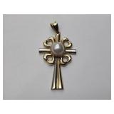 14K gold necklace pendant with large pearl. Marked Vior Italy. 12 grams