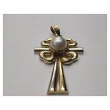 14K gold necklace pendant with large pearl. Marked Vior Italy. 12 grams