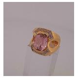 14Kt gold and diamond ring 13 g. Size 7 3/4
