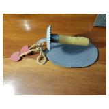 Country pcs: 9 plates, wall sconce; cheese strainer; tin candle holder; tin crimped base lamp w/shade