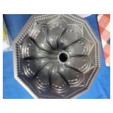 Better Homes and Gardens New Cook Book and Kitchen Items