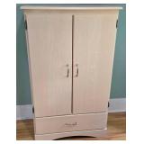 Versatile Bedroom Armoire