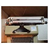 Olivetti Editor 2 Electric Typewriter - WORKS & Metal Desk on Wheels