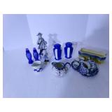 Vintage blue and white ceramic deco...