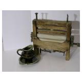 Antique Clothes wringer w/ mini was...