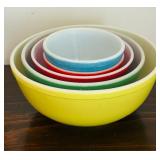 Vintage 1940s Set of 4 Four Pyrex Primary Color Nesting Bowls plus Extra Bowl