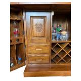Absolutely Stunning Vintage Bar Cabinet (Mini Bar)