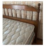 Ethan Allen Heirloom Nutmeg Maple Colonial Early American King Bed