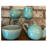 Elegant Korean Handmade Celado Cups with Inlaid Crane Motif and Celadon Set of Round Shaped Tea Pot with Inlaid Crane and Cloud and Bowl