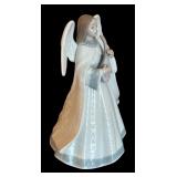 Lladro Angelic Melody Figurine