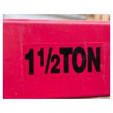 Red Larin 2 Ton Foldable Engine Hoist