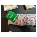 Diverse Lot: Harmonica Set, Grooming Kit, Socks, Pedometer, and More