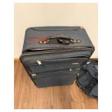 Set of 2 Dark Blue Luggage Bags with Wheels