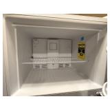 Kenmore Top Freezer Refrigerator 69" H x 30" W x 35" D