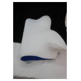 Cushion Care Memory Foam Pillow w/extra pillow case