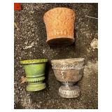 Set of 3 Decorative Garden Urns