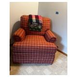 Plaid Armchair with Two Cozy Throw Blankets