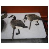 (17) Goose Decoys & Carry Bag