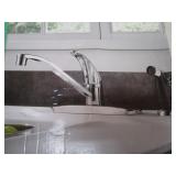 Kitchen Faucet w/Sprayer