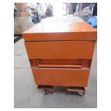 RIGID JOB BOX WITH CASTERS