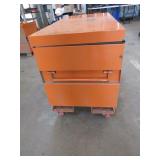 RIGID JOB BOX WITH CASTERS