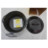 Lodge Cast Iron 5qt Dutch Oven (NEW)